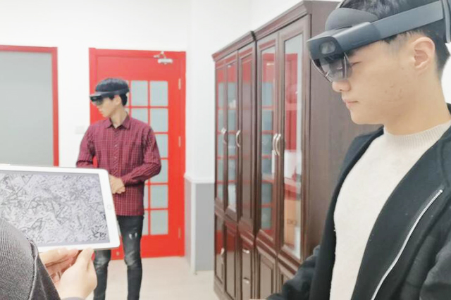 HoloLens多設(shè)備共享互動展示平臺